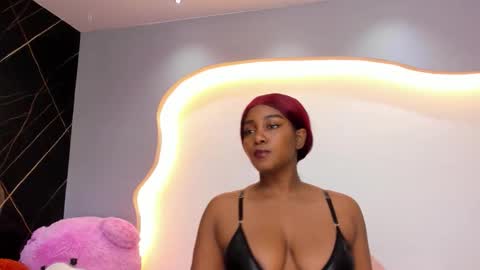 Snapshot of arianaablack chatting on 04/19/26, 12:04 Ariana online show from 04/19/26, 12:04