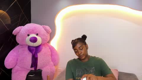 Snapshot of arianaablack chatting on 06/23/26, 12:14 Ariana online show from 06/23/26, 12:14