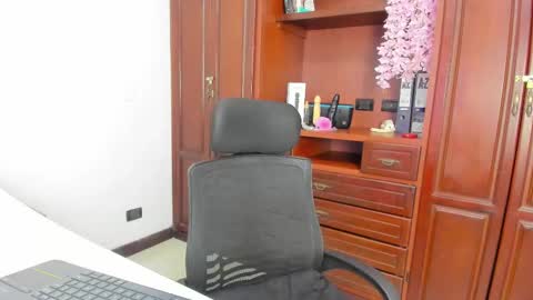 Andrea online show from 09/27/25, 08:19