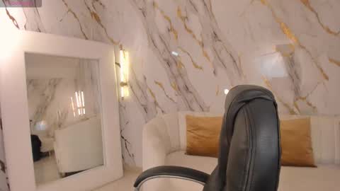 Ariana Dumont online show from 09/22/25, 11:45