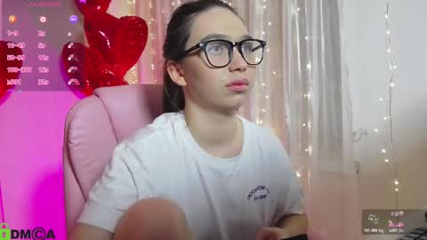 Snapshot of arianahot777 chatting on 02/19/25, 12:25 arianahot777 online show from 02/19/25, 12:25