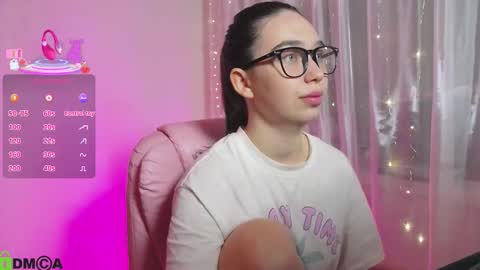 Snapshot of arianahot777 chatting on 09/14/25, 02:33 arianahot777 online show from 09/14/25, 02:33