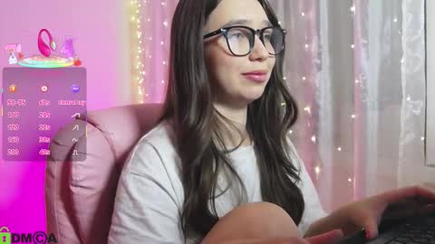 Snapshot of arianahot777 chatting on 10/10/25, 11:37 arianahot777 online show from 10/10/25, 11:37