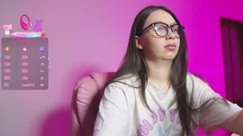 Snapshot of arianahot777 chatting on 01/11/26, 10:15 arianahot777 online show from 01/11/26, 10:15