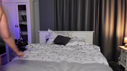 Ana online show from 12/18/24, 03:00