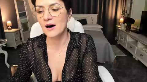 Ana online show from 02/17/25, 03:31