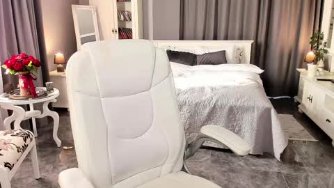 Ana online show from 02/19/25, 11:28