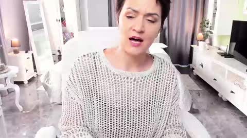 Ana online show from 03/10/25, 10:15