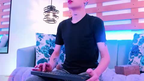 Ari  online show from 10/01/25, 12:44