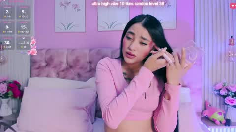 Snapshot of arianawest_ chatting on 05/11/26, 12:33 arianawest_ online show from 05/11/26, 12:33