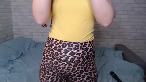 Snapshot of arianaxsky chatting on 03/06/25, 04:28 ArianaxSky online show from 03/06/25, 04:28