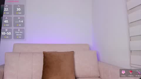 Snapshot of arianna_0 chatting on 11/25/25, 01:33 arianna_0 online show from 11/25/25, 01:33