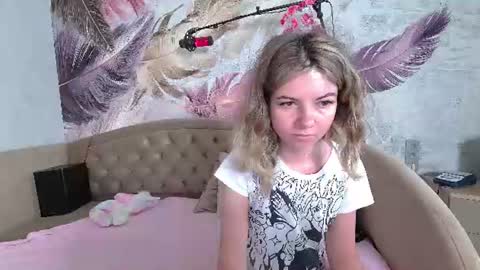 Snapshot of arianna_flower chatting on 06/26/26, 11:53 arianna_flower online show from 06/26/26, 11:53