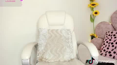 Snapshot of arianna_gren chatting on 02/17/25, 07:31 Arianna online show from 02/17/25, 07:31