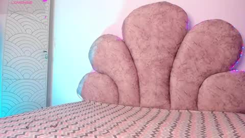 Snapshot of arianna_gren chatting on 09/19/25, 08:20 Arianna online show from 09/19/25, 08:20