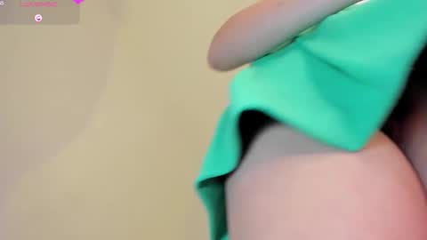 Snapshot of arianna_gren chatting on 11/28/25, 10:51 Arianna online show from 11/28/25, 10:51