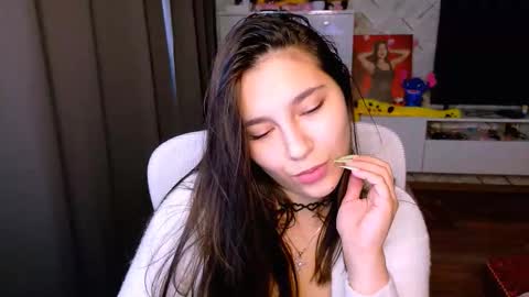 Snapshot of arianna_grend chatting on 10/22/25, 11:21 Arianna online show from 10/22/25, 11:21
