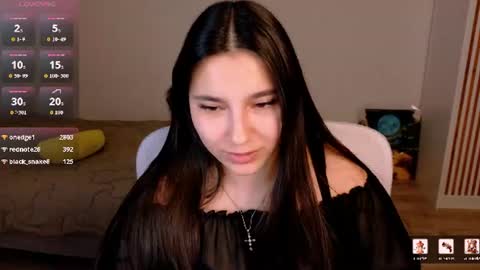 Snapshot of arianna_grend chatting on 06/18/26, 06:01 Arianna online show from 06/18/26, 06:01