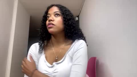 arianna_roxe_ online show from 05/26/26, 04:19