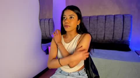 Snapshot of arianna_roxe_ chatting on 07/05/26, 03:45 arianna_roxe_ online show from 07/05/26, 03:45