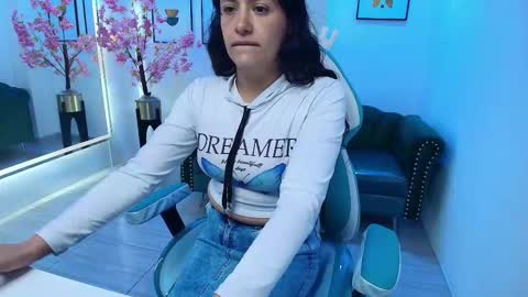 Snapshot of arianna_sweeet chatting on 09/28/25, 03:12 arianna_sweeet online show from 09/28/25, 03:12