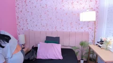 Arianna online show from 12/17/25, 12:00