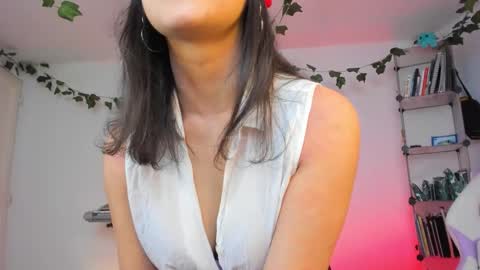 Snapshot of ariarouse chatting on 10/13/25, 09:26 Arianna Rouse online show from 10/13/25, 09:26