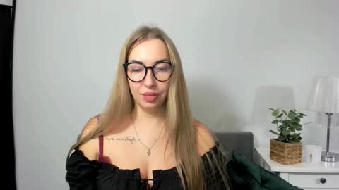 Aria online show from 10/27/25, 04:22