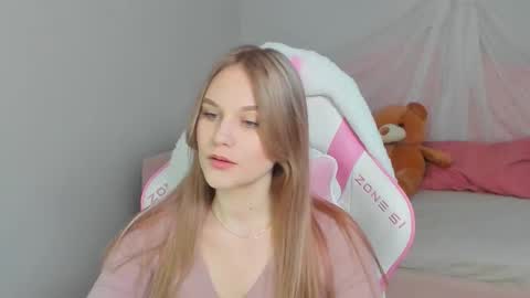 Aria online show from 09/25/25, 06:11