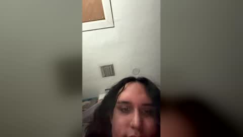 Snapshot of ariawestlove chatting on 04/23/26, 02:02 Aria online show from 04/23/26, 02:02