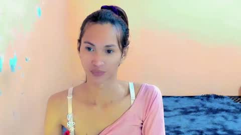 Snapshot of ariba_aribats chatting on 12/24/24, 01:49 VAL online show from 12/24/24, 01:49