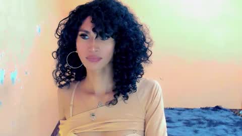 Snapshot of ariba_aribats chatting on 01/06/25, 09:54 VAL online show from 01/06/25, 09:54