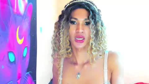 Snapshot of ariba_aribats chatting on 01/29/25, 06:50 VAL online show from 01/29/25, 06:50