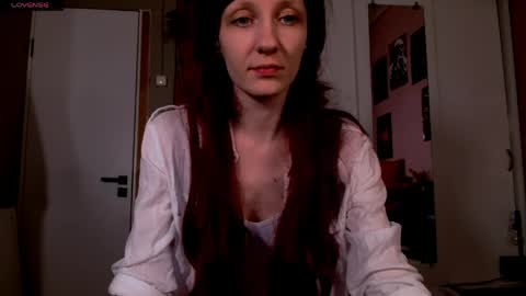 Snapshot of aribluush chatting on 03/16/26, 10:25 aribluush online show from 03/16/26, 10:25