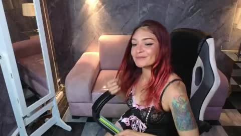 Snapshot of ariel_b_ chatting on 05/13/26, 02:42 ariel online show from 05/13/26, 02:42