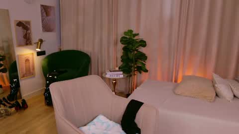 Snapshot of ariel_joy chatting on 06/22/26, 05:37 Ari online show from 06/22/26, 05:37