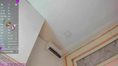 Snapshot of ariel_versace chatting on 10/23/25, 01:54 ARIEL online show from 10/23/25, 01:54