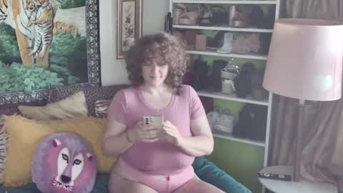 Snapshot of arielabai chatting on 10/14/25, 06:42 Arielle Ari online show from 10/14/25, 06:42