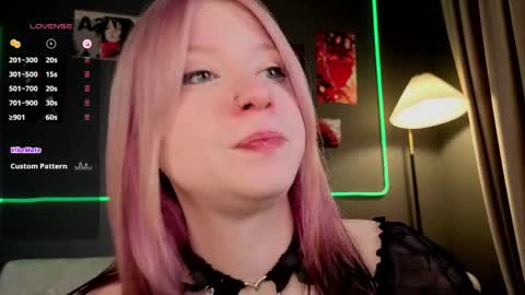 Ariel online show from 05/12/26, 03:42