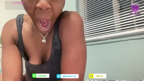 Snapshot of arielbliss69 chatting on 04/28/26, 02:38 arielbliss69 online show from 04/28/26, 02:38