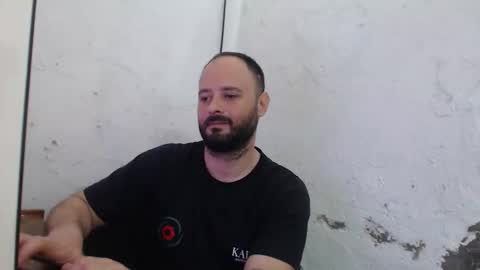 Snapshot of arield85 chatting on 10/04/25, 02:48 Ariel online show from 10/04/25, 02:48