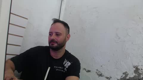 Snapshot of arield85 chatting on 03/20/26, 02:11 Ariel online show from 03/20/26, 02:11