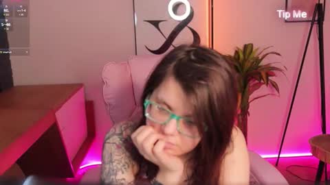 Snapshot of ariell_mini chatting on 03/26/26, 01:49 Ariell Mini online show from 03/26/26, 01:49