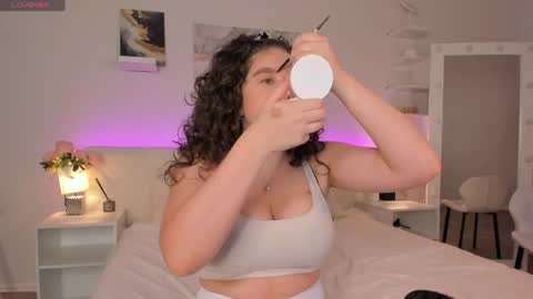 Snapshot of ariella_sol chatting on 04/13/26, 01:22 Ariella GTM3 Tue Wed Thu Fri Sat 0400 am-1030pm online show from 04/13/26, 01:22