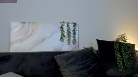 Snapshot of ariella_sol chatting on 04/24/26, 01:08 Ariella GTM3 Tue Wed Thu Fri Sat 0400 am-1030pm online show from 04/24/26, 01:08