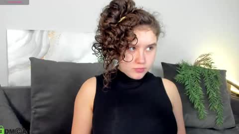 Snapshot of ariella_sol chatting on 04/26/26, 01:14 Ariella GTM3 Tue Wed Thu Fri Sat 0400 am-1030pm online show from 04/26/26, 01:14