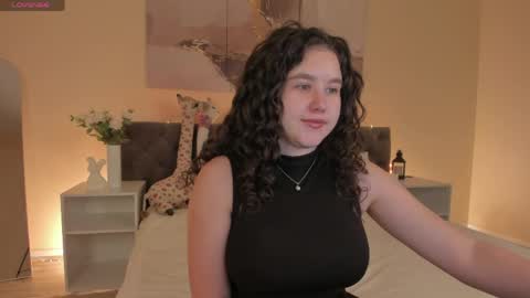 Snapshot of ariella_sol chatting on 05/07/26, 01:33 Ariella GTM3 Tue Wed Thu Fri Sat 0400 am-1030pm online show from 05/07/26, 01:33