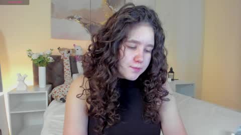 Snapshot of ariella_sol chatting on 05/13/26, 01:25 Ariella GTM3 Tue Wed Thu Fri Sat 0400 am-1030pm online show from 05/13/26, 01:25