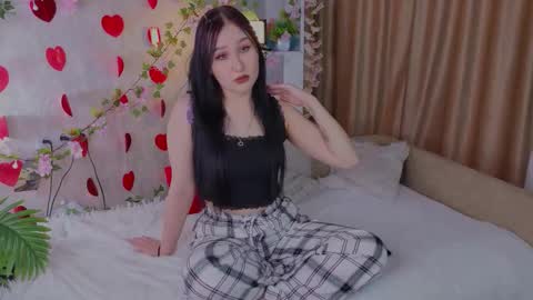 Snapshot of ariellemckoon chatting on 02/25/26, 05:06 Dee online show from 02/25/26, 05:06