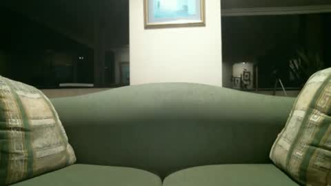 Snapshot of arielsinho chatting on 01/15/26, 04:17 Anon online show from 01/15/26, 04:17